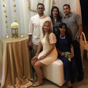 Meet your Posher, Dina